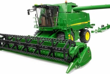 Self-propelled-combine-harvester-Joh-Deere-